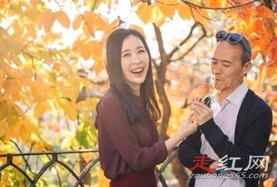 王石和田朴珺是如何搞到一起的 怀疑目的不纯