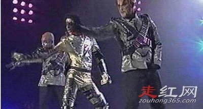 迈克杰克逊伴舞的是不是徐锦江 cos雷神的造型太逗了