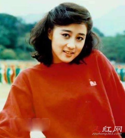 利智身材真是无人能及 和赌王的故事怎样