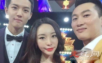 周峻纬老婆唐宁照片资料两个人是怎么认识