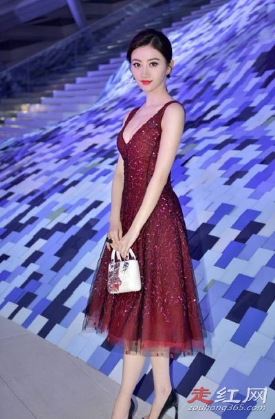 �������;��𳤵ĺ��� �����Ǹ�Ů��ϵ��