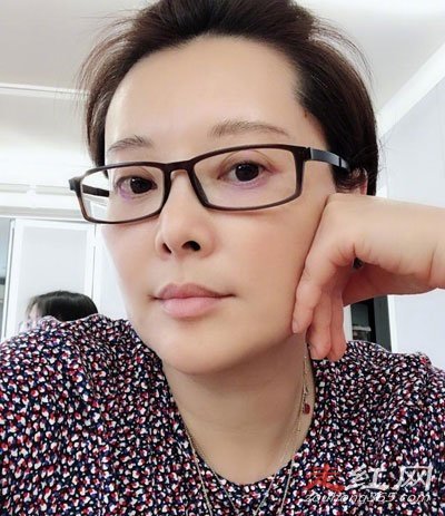 �����������ֻ���ô���� Ů�����ں������