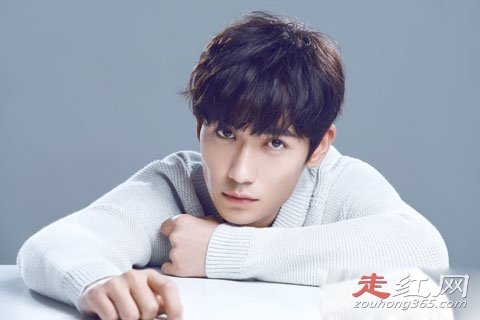 朱一龙8年女友事件怎么回事 隐婚生子大学同学真的吗