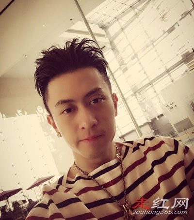 秦奋是什么来头爸爸是秦晓呢还是秦勉呢