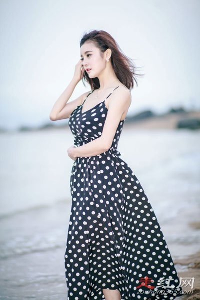 王瑞子全身无遮盖照是怎么回事是一个比较的严谨的女孩子