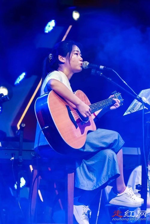 花粥个人资料简介五个亿给烟把儿什么意思