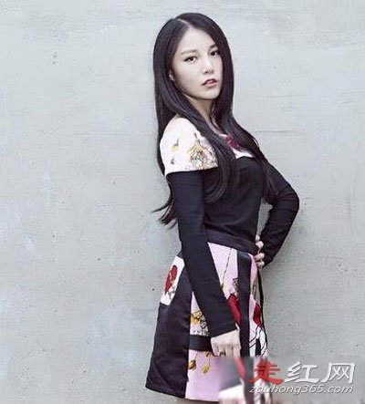 ��С���ͱ�����һ������ Ϊʲô��¶���