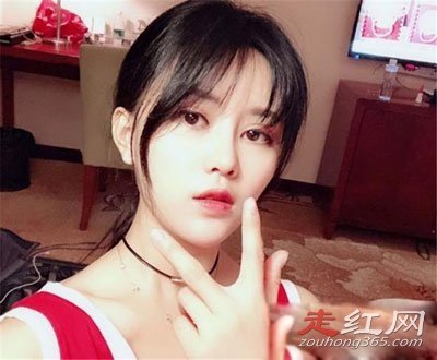 ��С���ͱ�����һ������ Ϊʲô��¶���