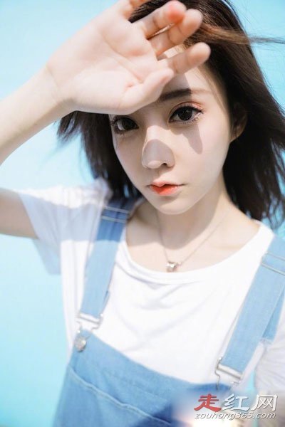 冯提莫真实身高多少 她连150都是没有