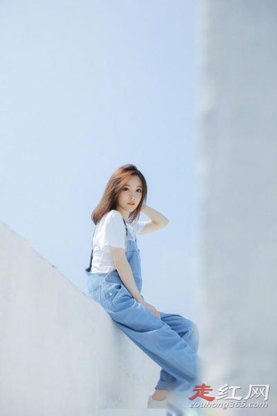 冯提莫真实身高多少 她连150都是没有