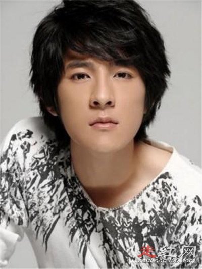 季肖冰很帅为什么不红 并没有能够凭借着颜值翻身