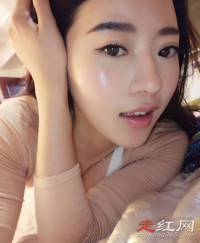 ��ǿ���ĵ���Ů��ͼƬ��Ƹ�� �����Ǻη���ʥ
