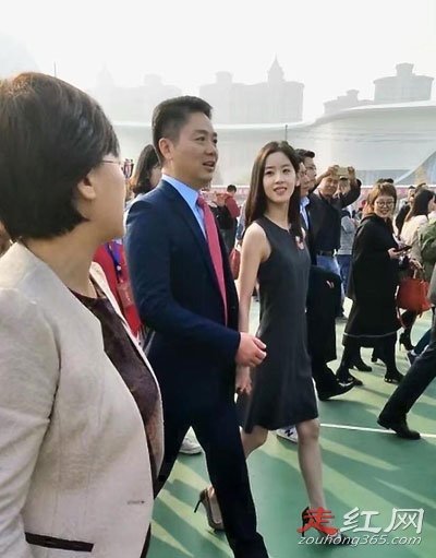 刘强东的前任叫什么名字 和前妻有孩子吗