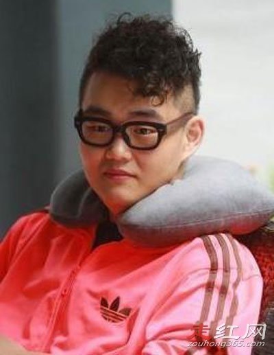 �ڼ���ʲô��ͷ�Ǹ������� ˵������ǳ�����