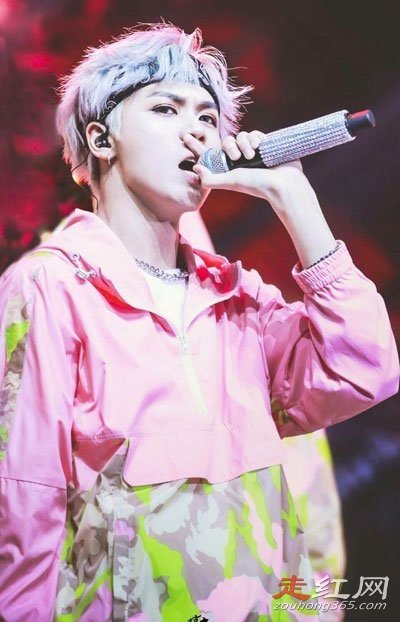 ���忡Ů������˭ ����ݼ��ʲô��ϵ