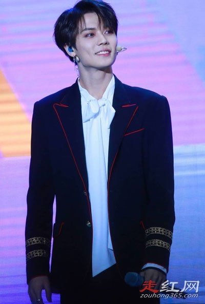 ���忡Ů������˭ ����ݼ��ʲô��ϵ