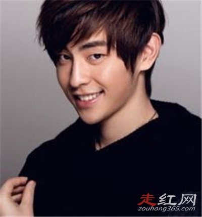 ���׵����ŵ�����˭ ֮ǰ��һ��Ů�����ǽ�