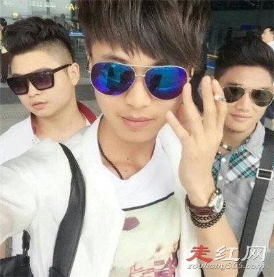 �������ڷ�ɽ�����¼���ô���� �͵��µ�һЩ�˷�����ì��