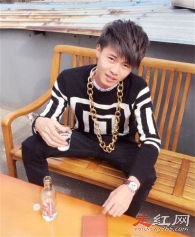 许华升背景父母资料图片 他就是普通的家庭