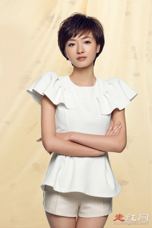 ������������Ϲ���˭ ���������һ���ܿɰ���Ů��