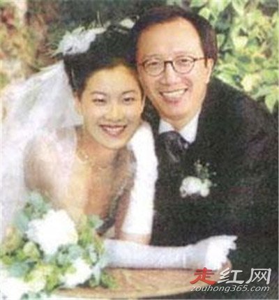 梁锦松伏明霞离婚了吗 两个人的年龄差距有26岁