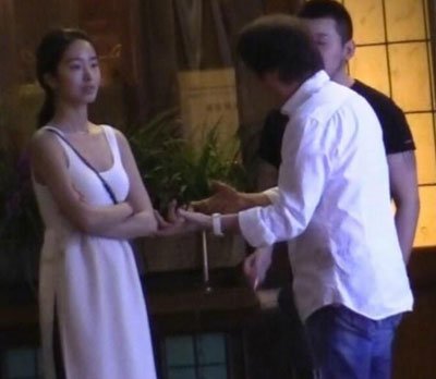 杨采钰陈金飞结婚了 抛弃刘亦菲,爷孙恋的一个潜质