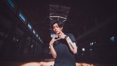 ����˺�ttʲô��ϵ ����һ���ˣ�����಻һ��