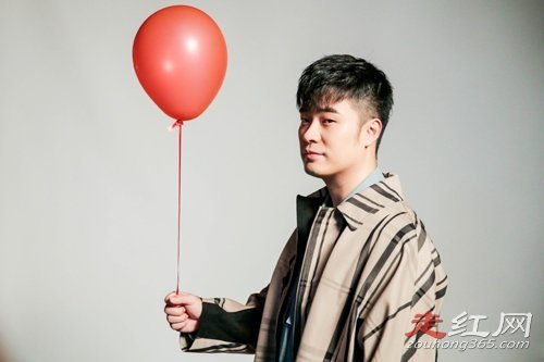 陈赫和陈凯歌的关系 父母背景也非常有来头