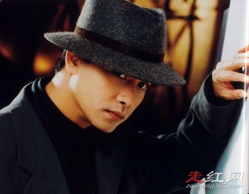 张国荣个人资料歌曲作品 为什么要从24楼跳下结束自己的生命