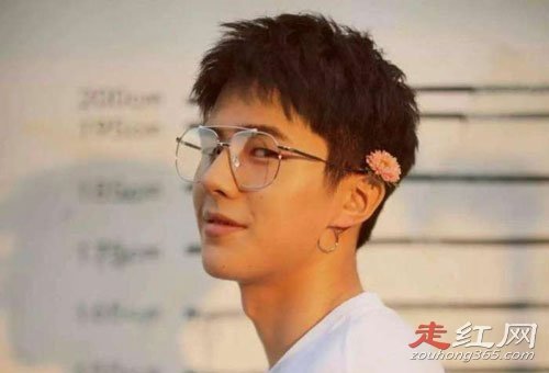 ���Ȼ��ƽ��ɽ����� ��˵�Լ��������Ǿ��˼�ͥ