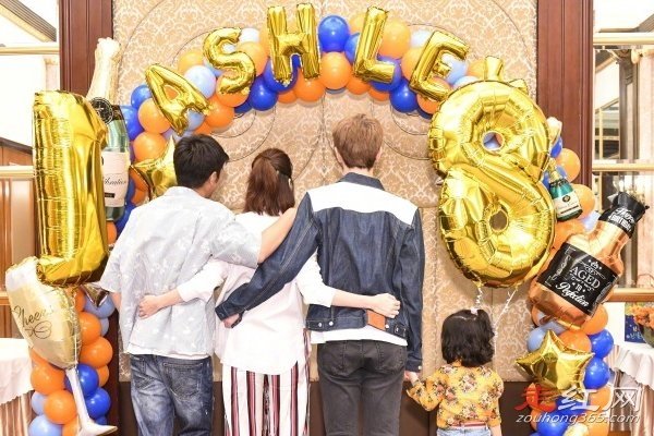 张丹峰为什么老是没钱 和经纪人的关系密切