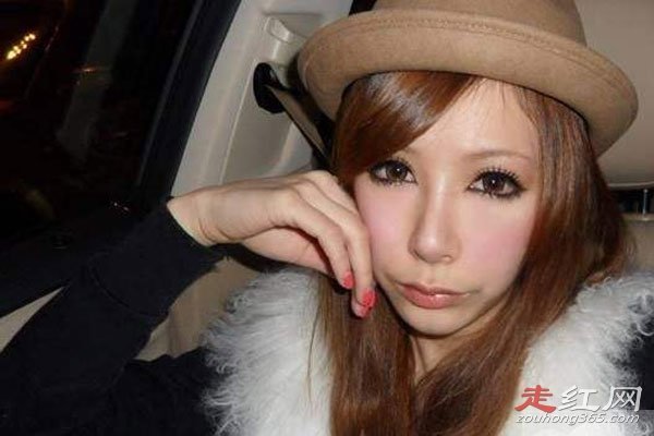 �ƺ�����������ʲô��ϵ ���ĸ����к���