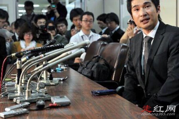 ����Т�����ڻ������� ɱ�˰��ı��ĳ��˵�Ӱ