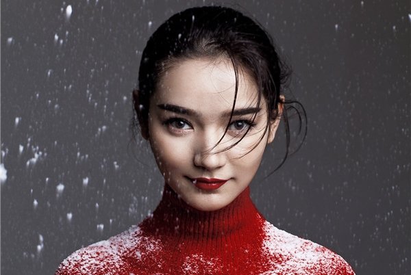 代斯和麦迪娜合影太像了 两个人已经分不清了