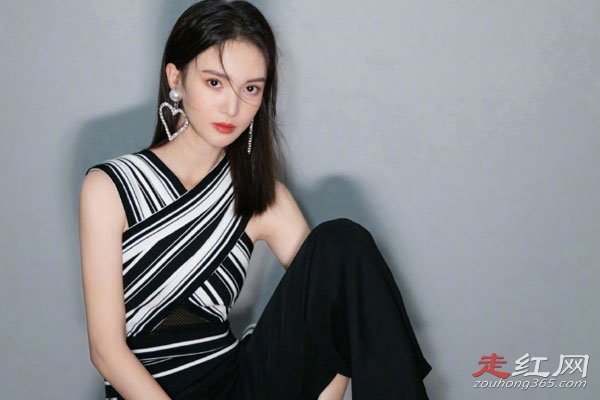 ���׽𳿷����¼���ô���� һҹ��ͣʲô��