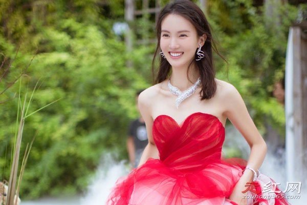 ���׽𳿷����¼���ô���� һҹ��ͣʲô��