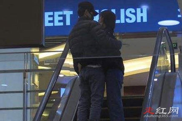 ���׽𳿷����¼���ô���� һҹ��ͣʲô��