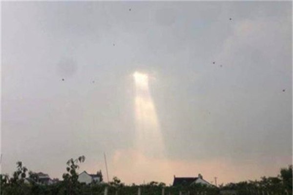 1999���Ϻ�ufo��ʵ�¼� ��С����������Ƶ֤��