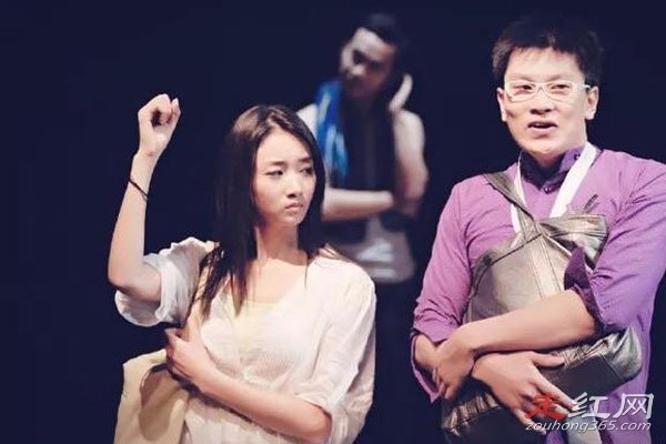 ��һ���������Ӵ�ѧͬѧ�� Ϊʲô�۾����Ǻ��