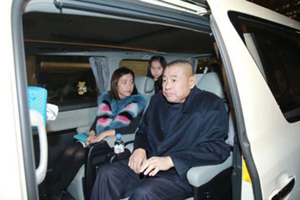 �����ۺ͸ʱȵĹ��� ���������ۿ���Ƣ����õ�Ů��