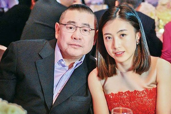 �����ۺ͸ʱȵĹ��� ���������ۿ���Ƣ����õ�Ů��