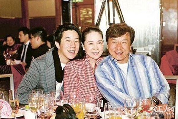 ����С��Ů�¼���ʲô���� ����׿����������