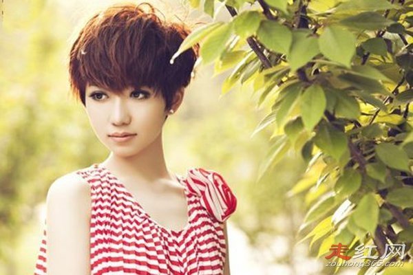 �鳽�������ϼ�� ����һ��Ŀ�Ů����