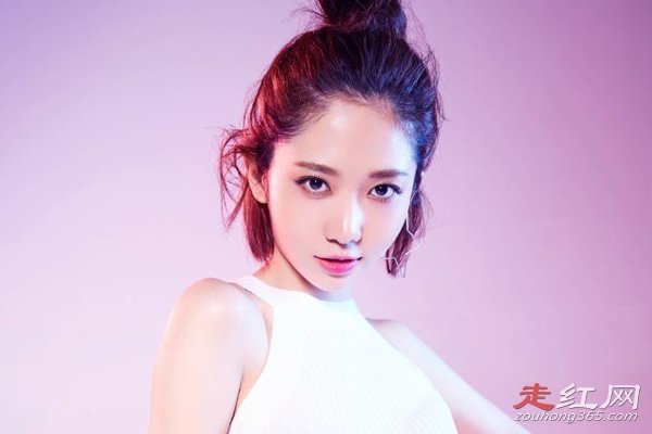 �鳽�������ϼ�� ����һ��Ŀ�Ů����