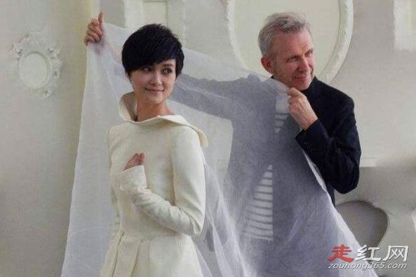 李宇春现任丈夫是谁嫁78岁外国富翁婚礼怎么回事2