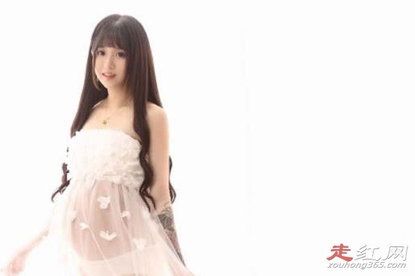 杨清柠为什么会封号 每天都上演着各种闹剧