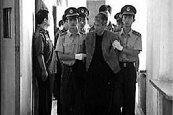 ��ӿ�����»��¼���ô���� ���Ǳ�˭�ɵ���