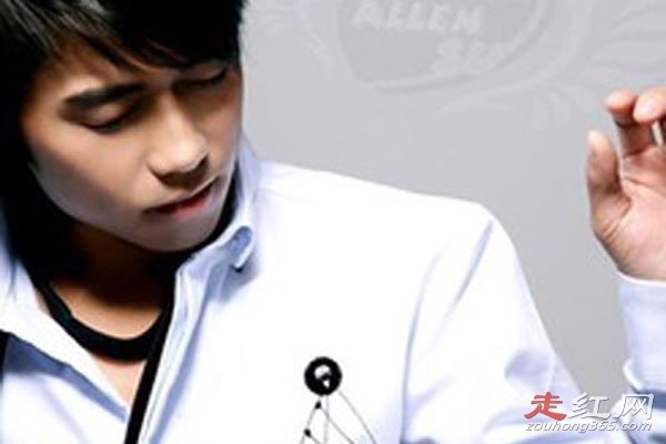 �������������ô���� ��˭���̣�������ǰŮ���������