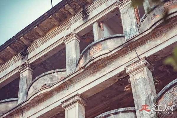 �������¥14��Ĺײ���ô���� �����˱Ƚ϶������