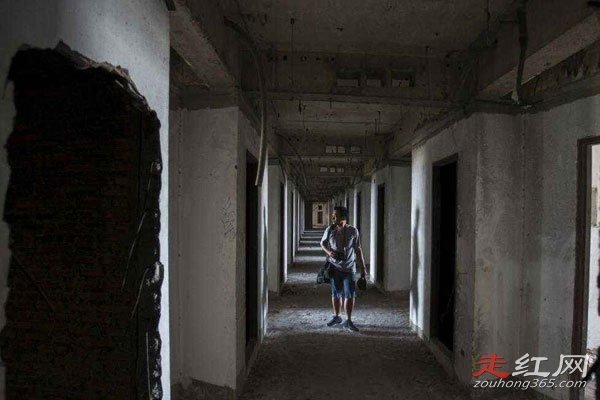 �������¥14��Ĺײ���ô���� �����˱Ƚ϶������